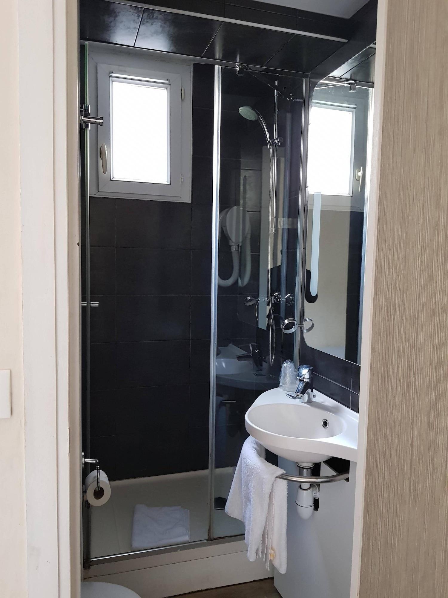 Hotel D'Anjou Levallois-Perret Ngoại thất bức ảnh