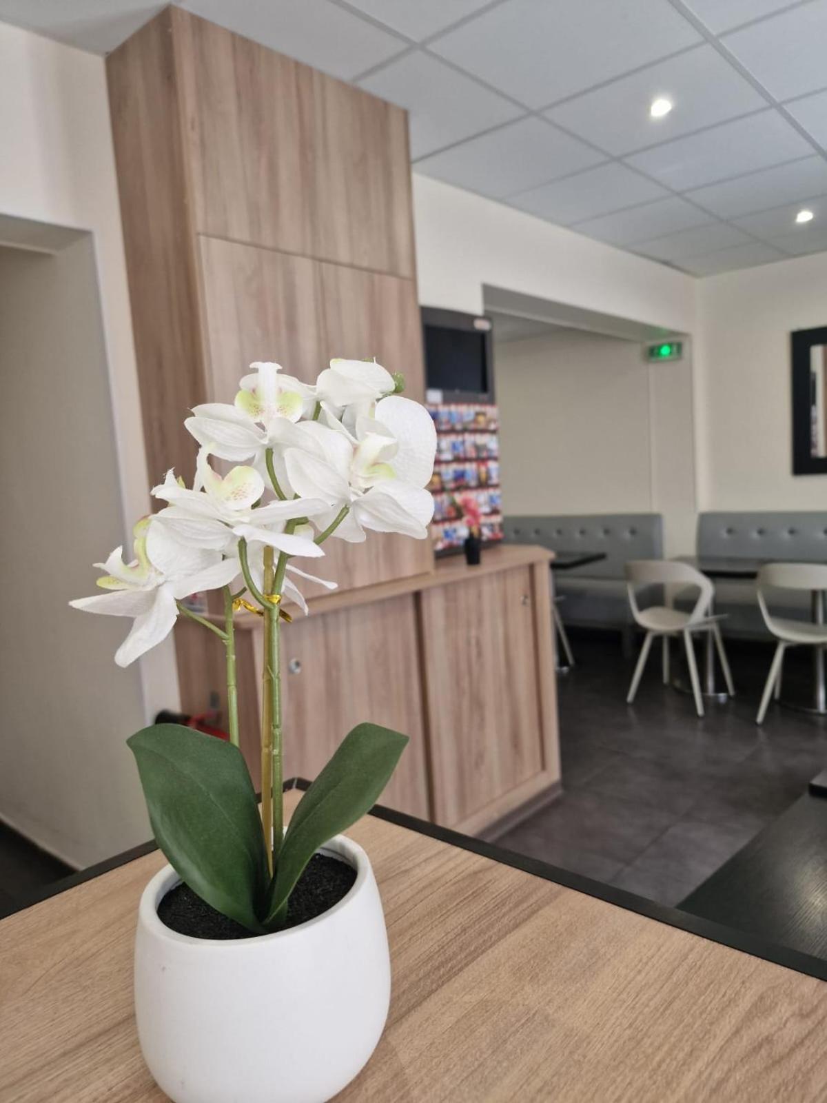 Hotel D'Anjou Levallois-Perret Ngoại thất bức ảnh